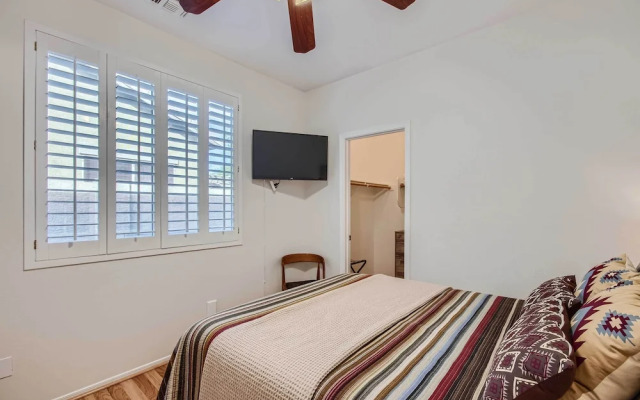 Heated Pool, Gas Grill & Yard: Phoenix Retreat!