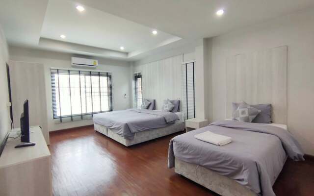 Lan House Pool Villa