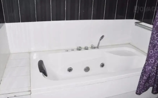 Denami Suites