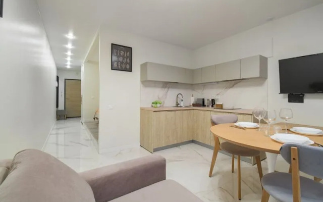 Апартаменты НайсПлэйсСПБ на Большеохтинском проспекте, д.15 к.2