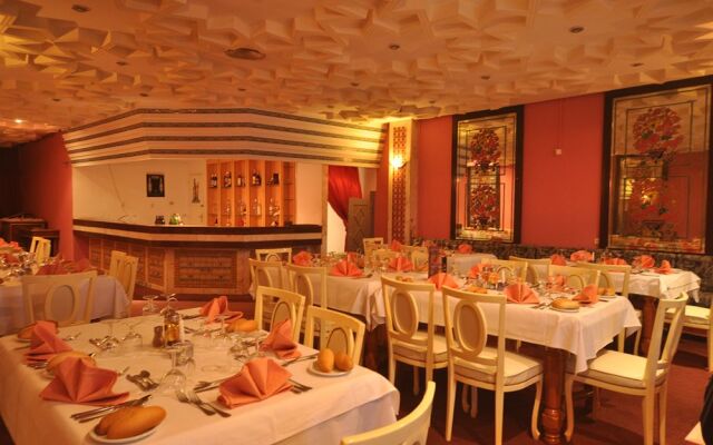 Palmyra Holiday Resort & Spa