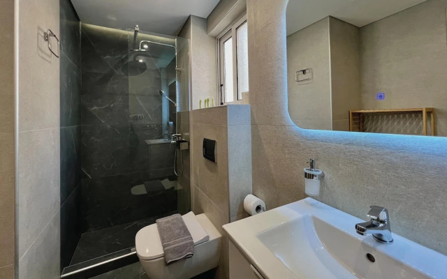 Nautilus Apartments Airport by Airstay