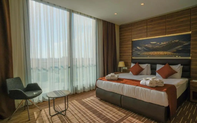 Ekor Elegance Hotel