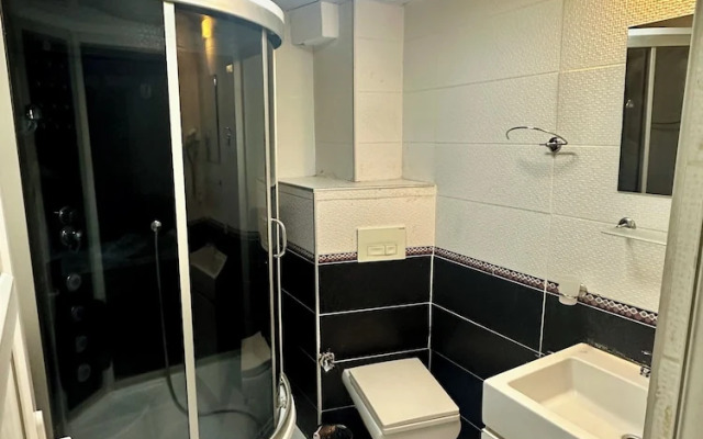 Crowned Exclusive Hotel