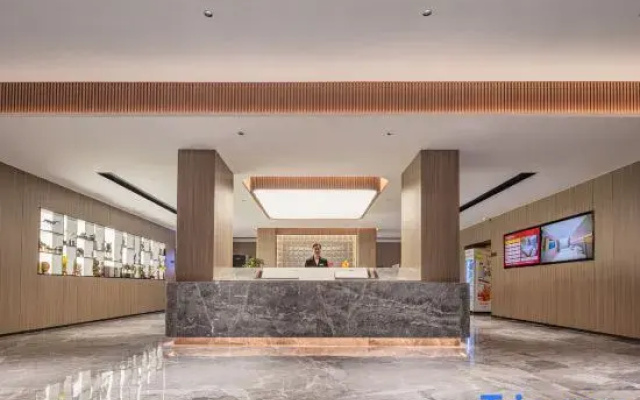 Lingmei International Hotel