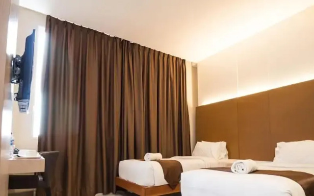 Sky-Inn Express Hotel