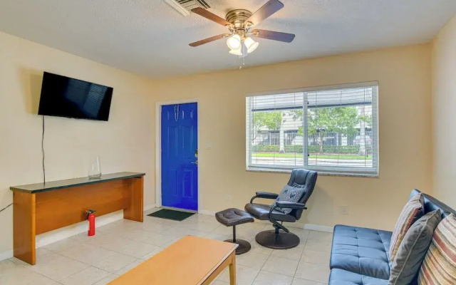 Centrally Located Hallandale Beach Condo