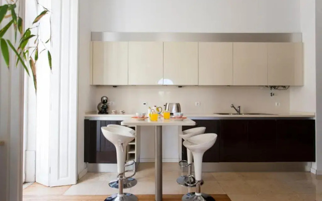 Altido Splendid 2br Apt W/ Parking&Balcony, 10mins To Praca Do Comercio