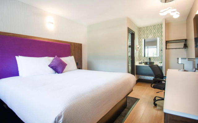 Coast Courtenay Hotel