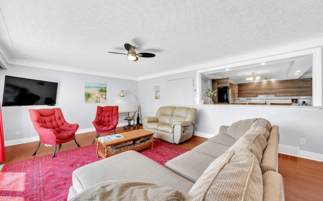 Park Bungalow #4 - Seacliff Beach Suites