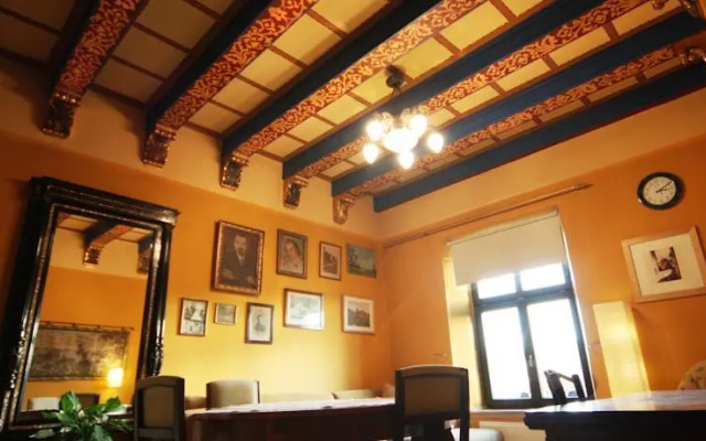 Pod Słońcem Main Market Square