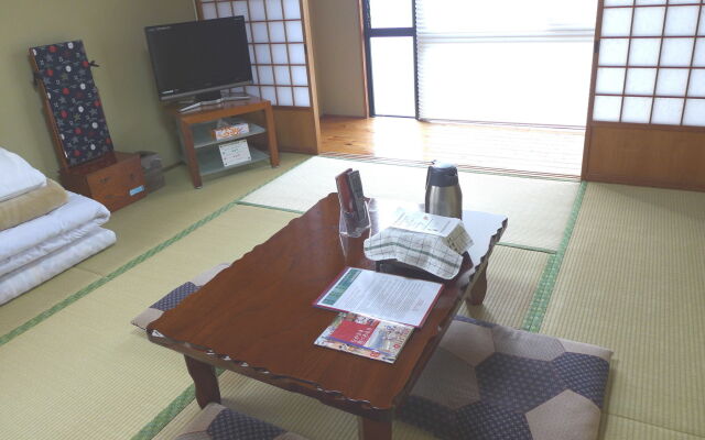 Fujiwara Ryokan Hotel