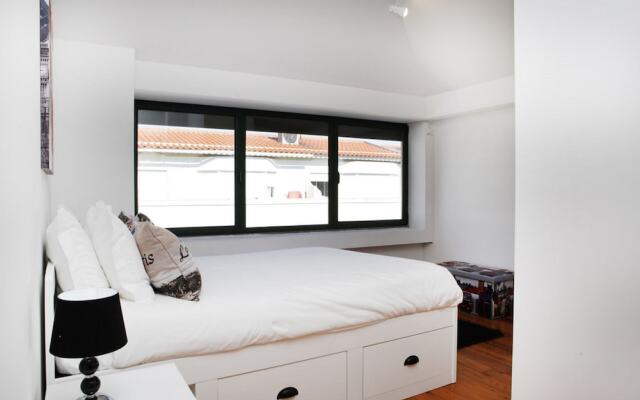 Wondrous Terrace Apartment in Cascais