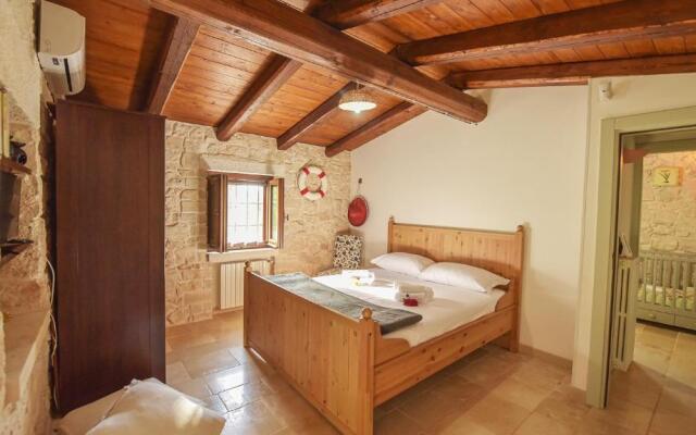 TRULLI ITALIA 6&2, Emma Villas