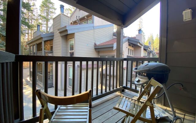 Chamonix Retreat - Nearby Outdoor Activities!