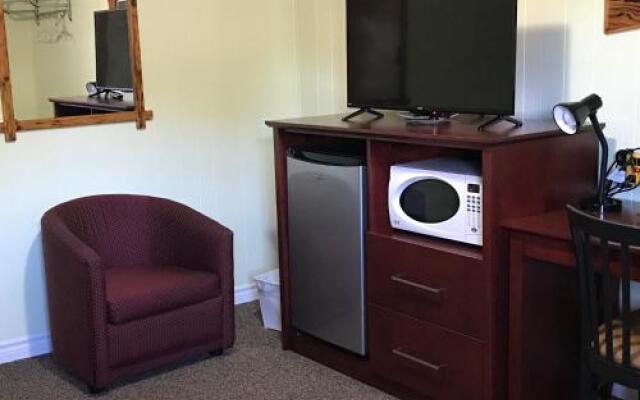 Deep River Motel