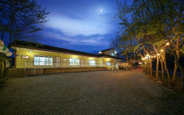 Hongcheongang Nolja Pension