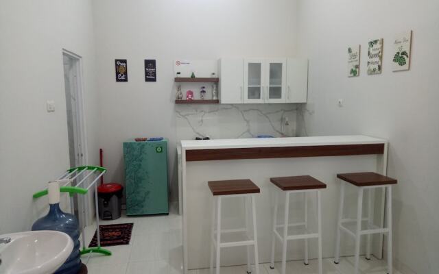 Omah Bondi Family Homestay by FH Stay