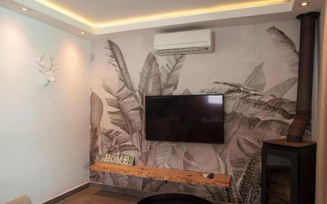 New house 80 m from the beach