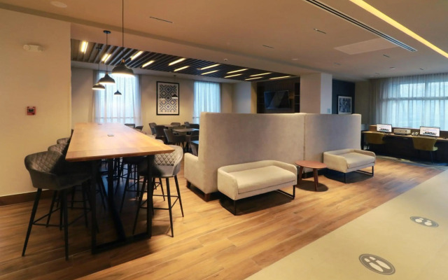 Holiday Inn Express Monterrey Fundidora by IHG