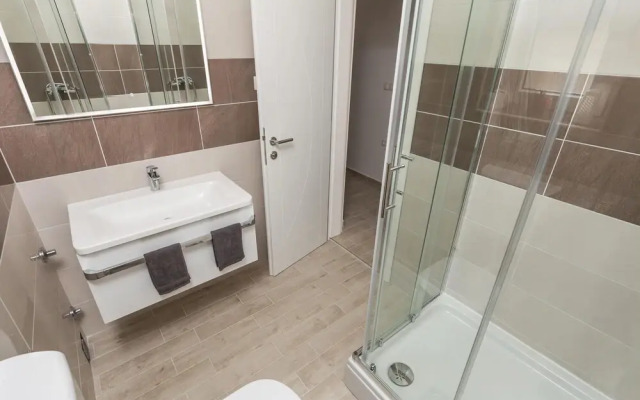 Amazing Apartment in Stara Novalja With 1 Bedrooms and Wifi