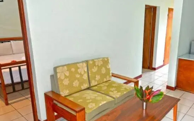 TravellerInn Apartment Motel