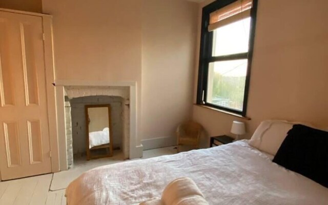 Edwardian Villa by the Sea,coastal Walks,king Beds