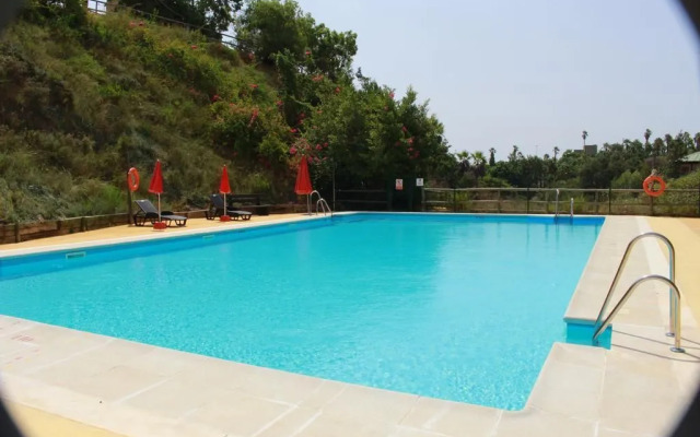 Hotel Selwo Lodge - Animal Park Tickets Included