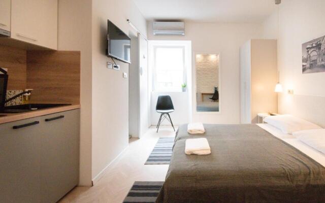 Old Town Pula Studio Apartments