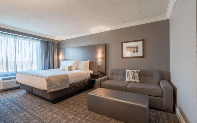 Best Western Premier Airport/Expo Center Hotel