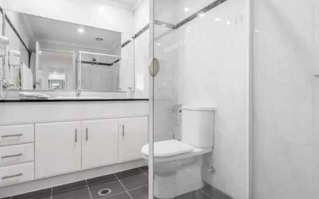 Breakwater Apartment 403