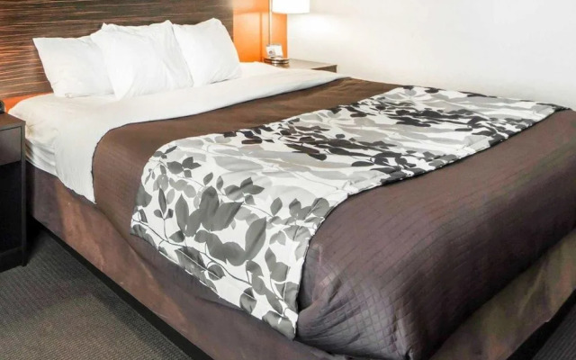 Sleep Inn & Suites Hennessey North