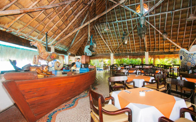 Casa del Mar Cozumel Hotel & Dive Resort with Beach Club access included