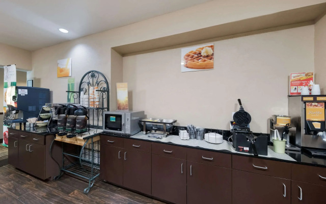 Quality Inn & Suites Terrell