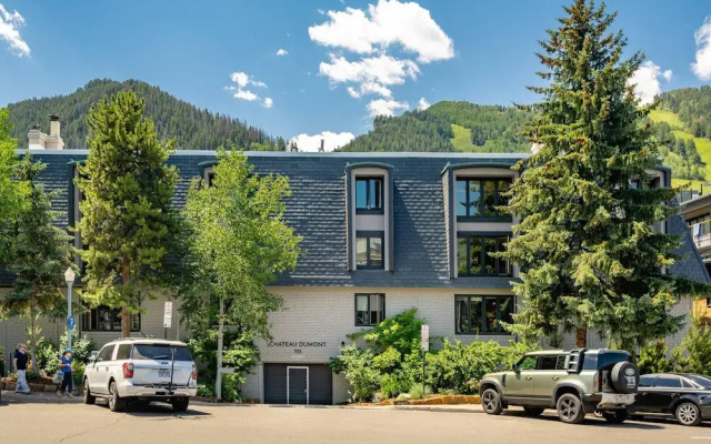Chateau Dumont 16