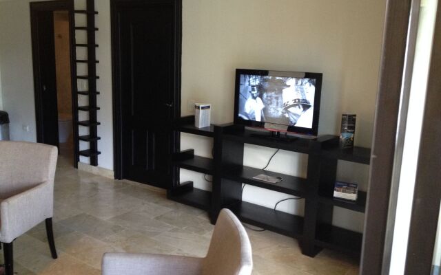 Lifestyle Royal Suites