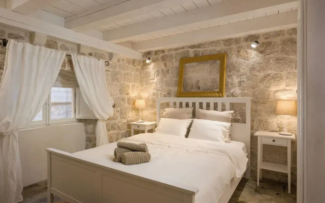 Luxury Apartment Lina - II