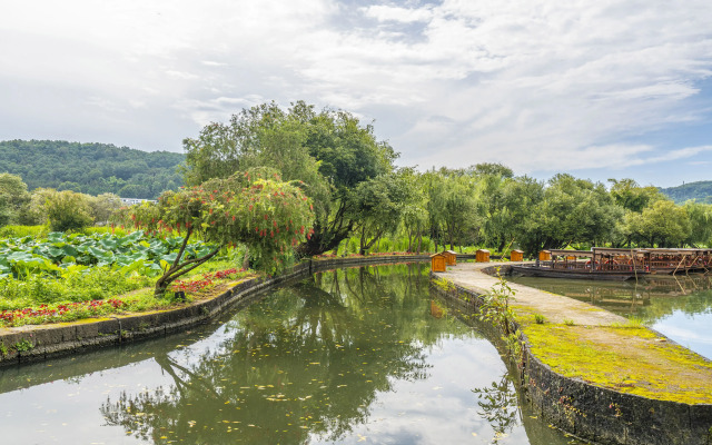 Fangfei Yunluting Inn