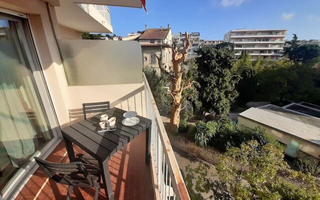 Elegant Apartment in Cannes with Balcony