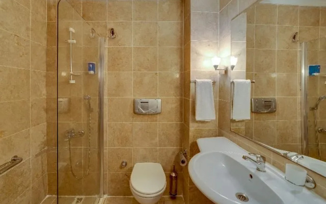 Santa Family Club Hotel