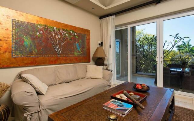 Amazing 2B + 2 1/2 Bathroom Condo