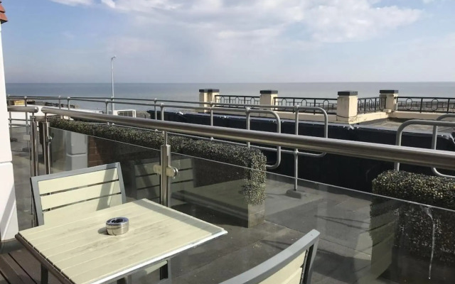 Pier Hotel
