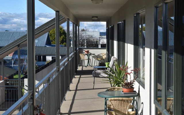 Darfield Motel