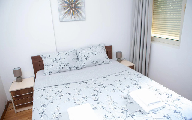 Apartments LORA Cetinjska18