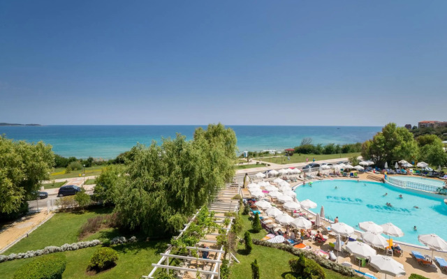 Perla Beach Hotel III