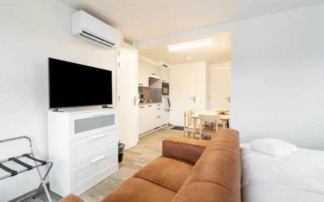 Beautiful Apartment Near Recreational Facility