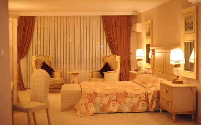 Akol Hotel