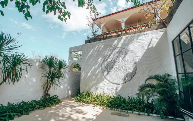 Nazeki Villa