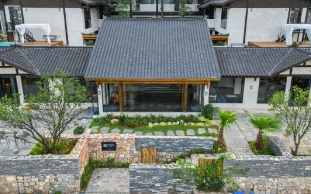 Xunmiri Qinin Villa