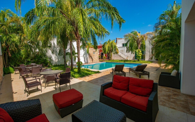 Hotel Embajadores